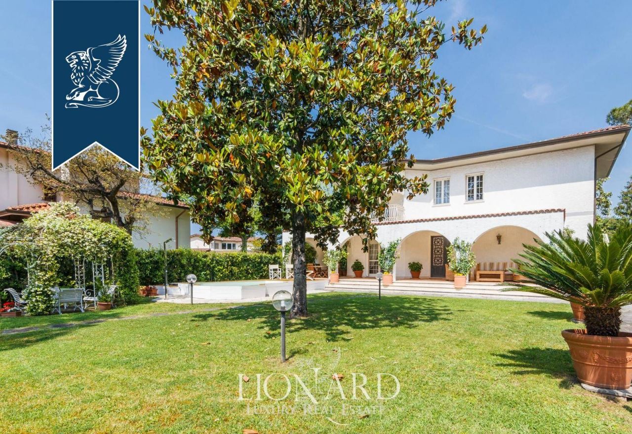 Вилла в Форте деи Марми, Италия, 216 м² - фото 18