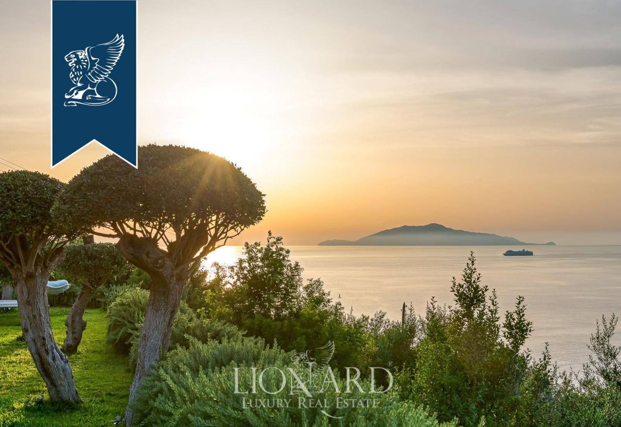 Вилла в Неаполе, Италия, 360 м² - фото 18