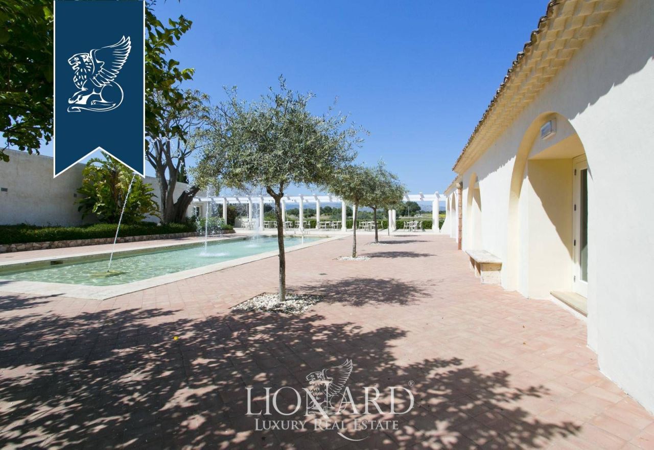 Отель, гостиница в Сиракузах, Италия, 10 000 м² - фото 18