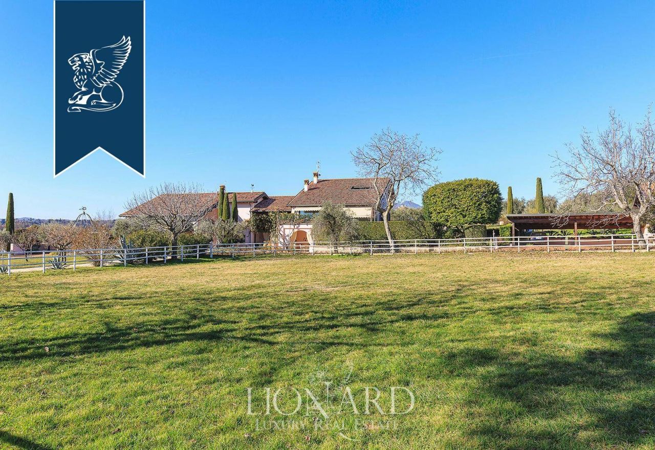 Вилла в Сан-Феличе-дель-Бенако, Италия, 635 м² - фото 18