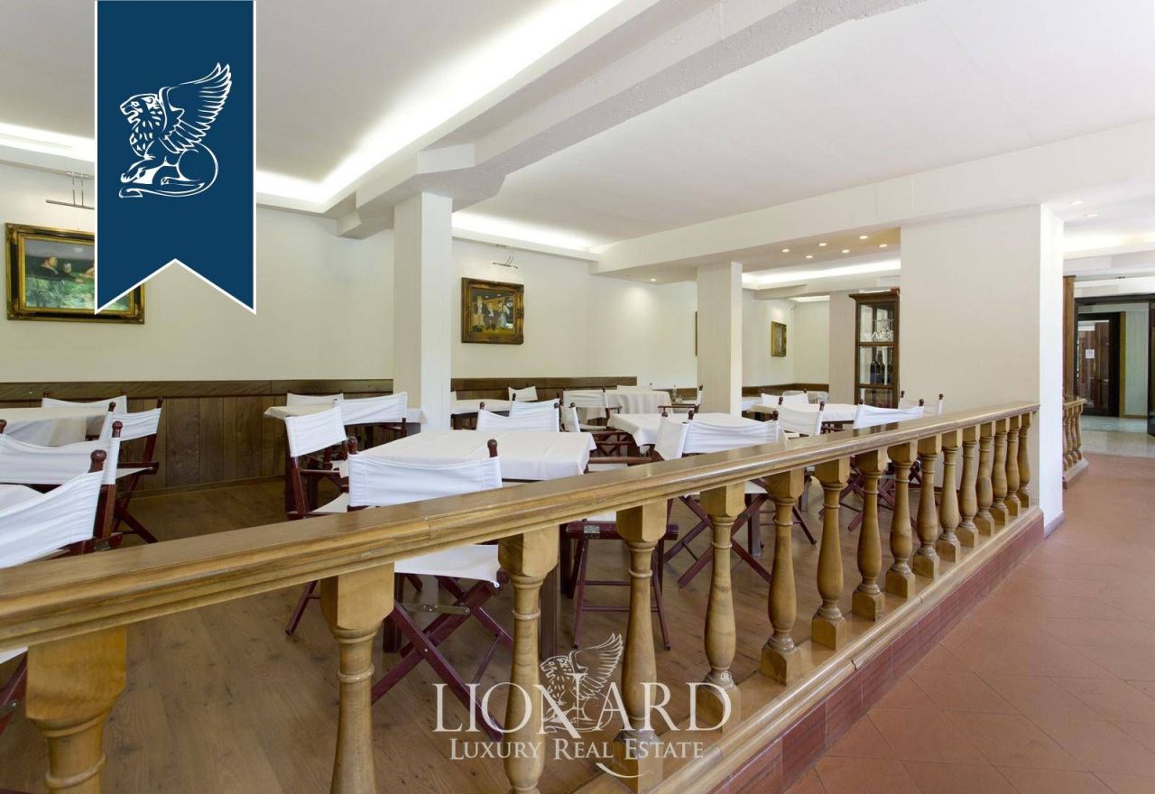 Отель, гостиница в Пистое, Италия, 2 730 м² - фото 17