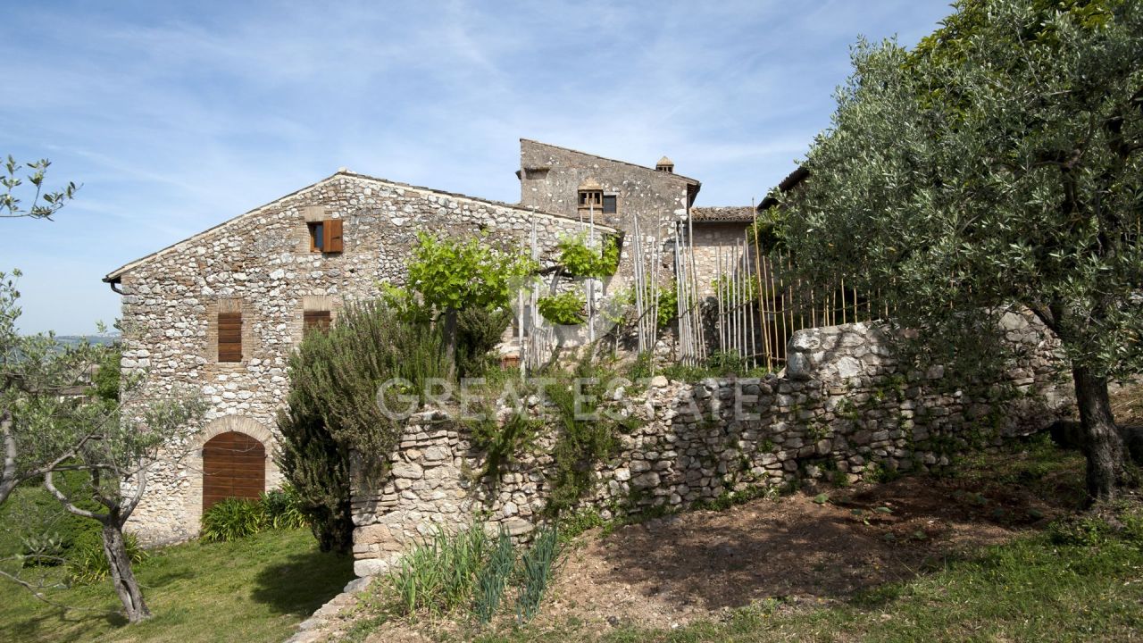 Дом в Треви, Италия, 590.27 м² - фото 8