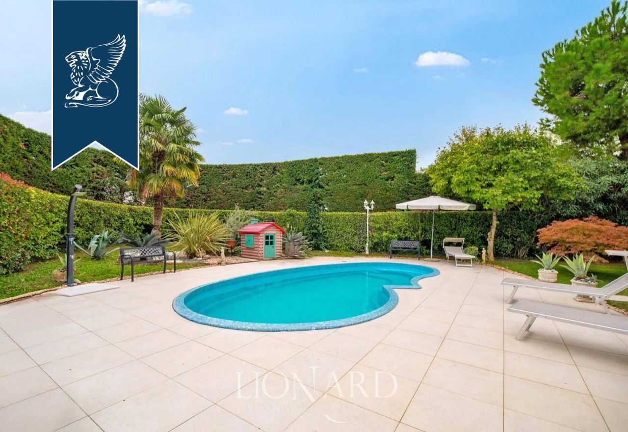 Вилла в Тревизо, Италия, 650 м² - фото 2