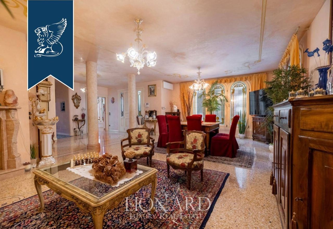 Вилла в Тревизо, Италия, 650 м² - фото 7