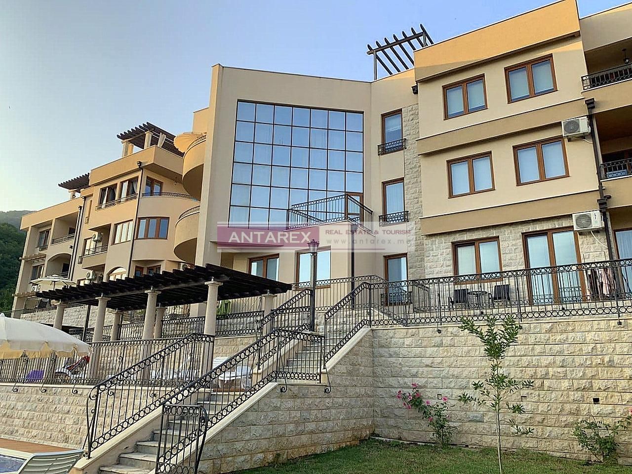 Апартаменты в Херцег-Нови, Черногория, 95 м² - фото 2