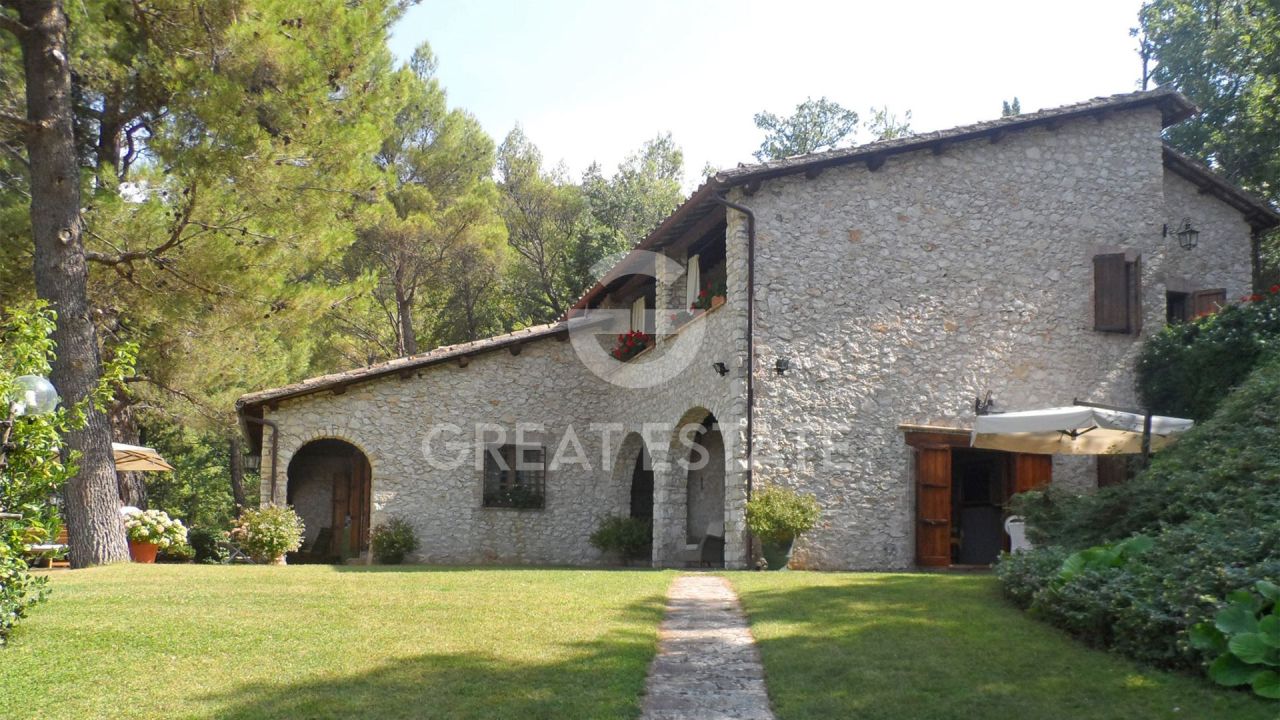 Вилла в Кампелло-суль-Клитунно, Италия, 315.25 м² - фото 3