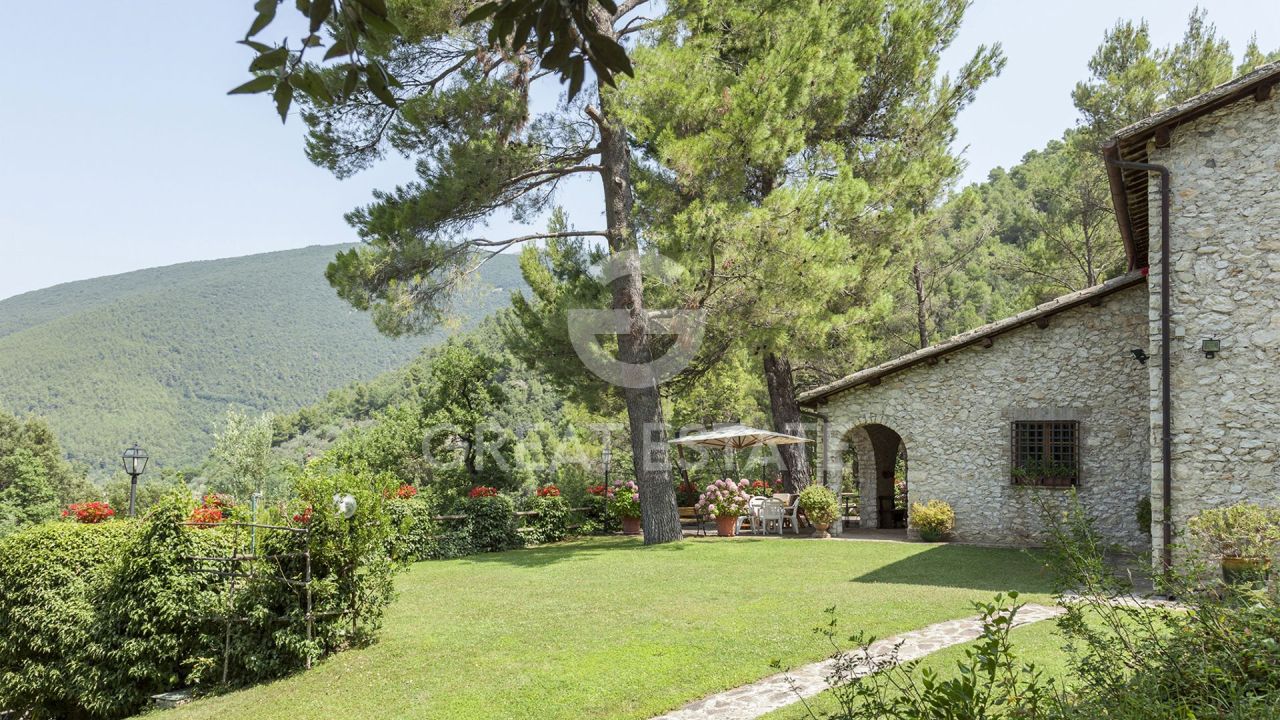 Вилла в Кампелло-суль-Клитунно, Италия, 315.25 м² - фото 4