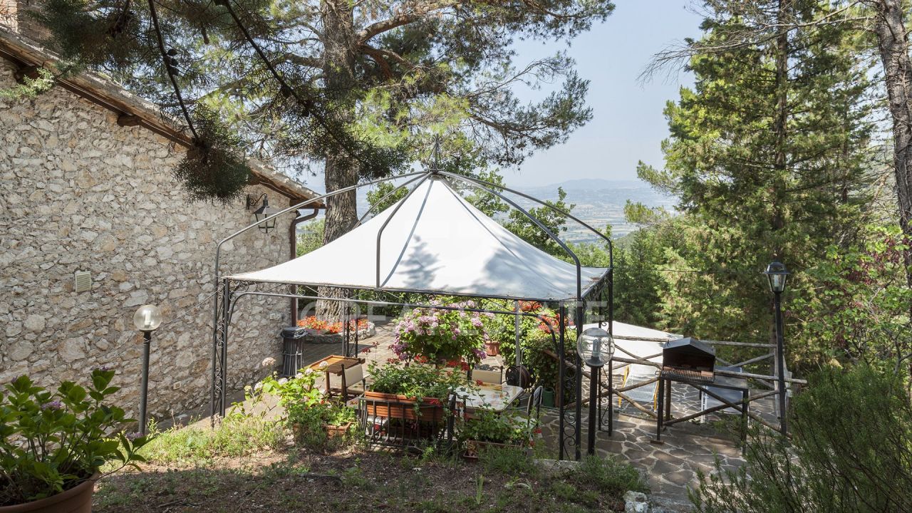 Вилла в Кампелло-суль-Клитунно, Италия, 315.25 м² - фото 9