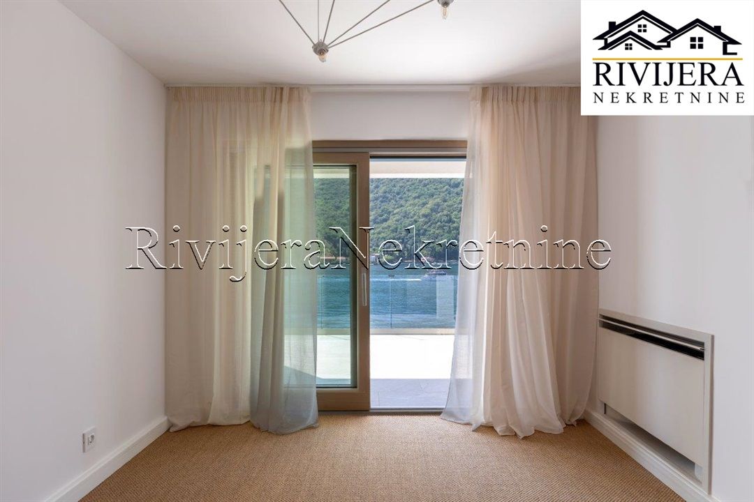 Вилла в Тивате, Черногория, 423 м² - фото 10