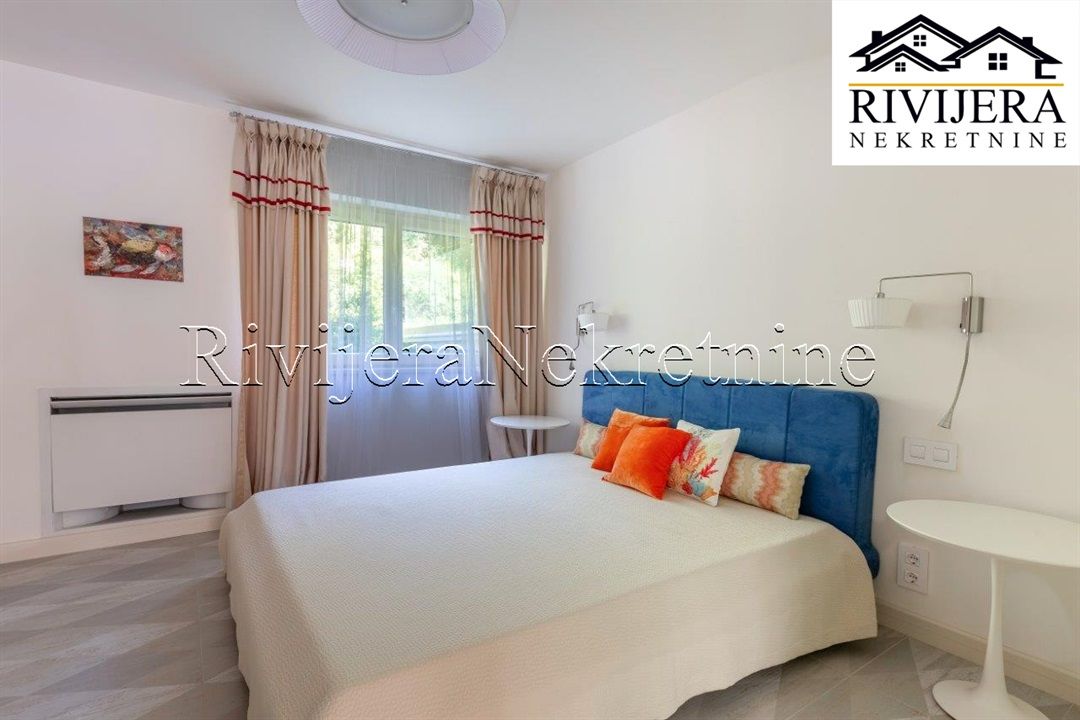 Вилла в Тивате, Черногория, 423 м² - фото 12