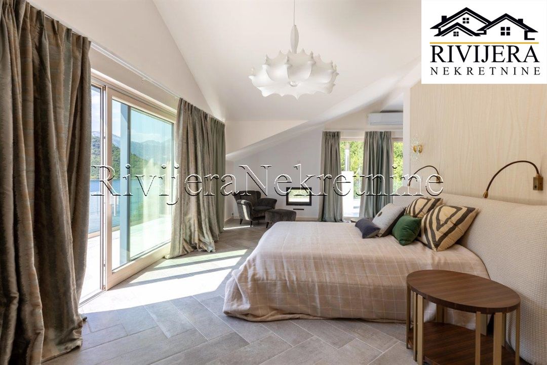 Вилла в Тивате, Черногория, 423 м² - фото 13