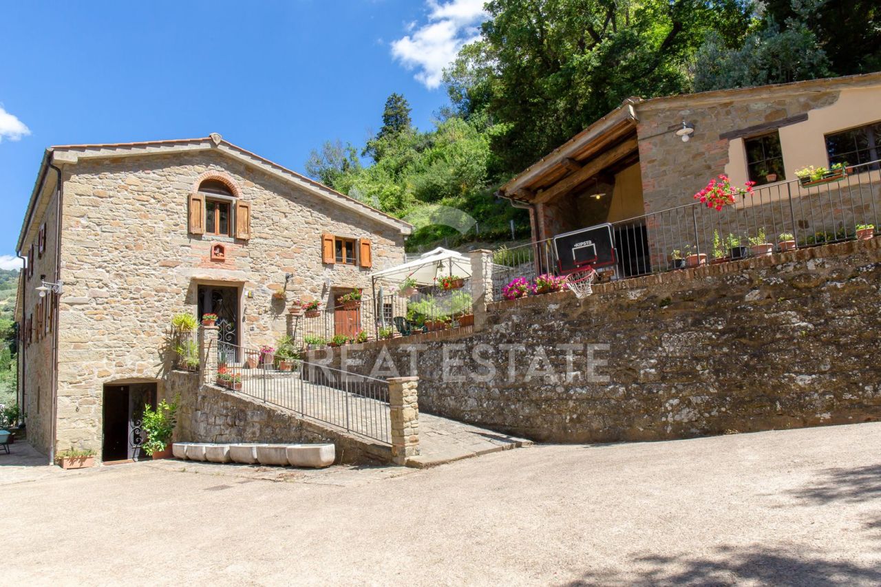 Дом Loro Ciuffenna, Италия, 800.35 м² - фото 3