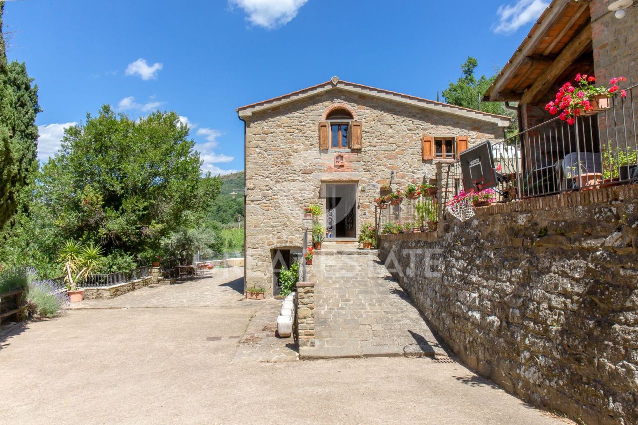 Дом Loro Ciuffenna, Италия, 800.35 м² - фото 5