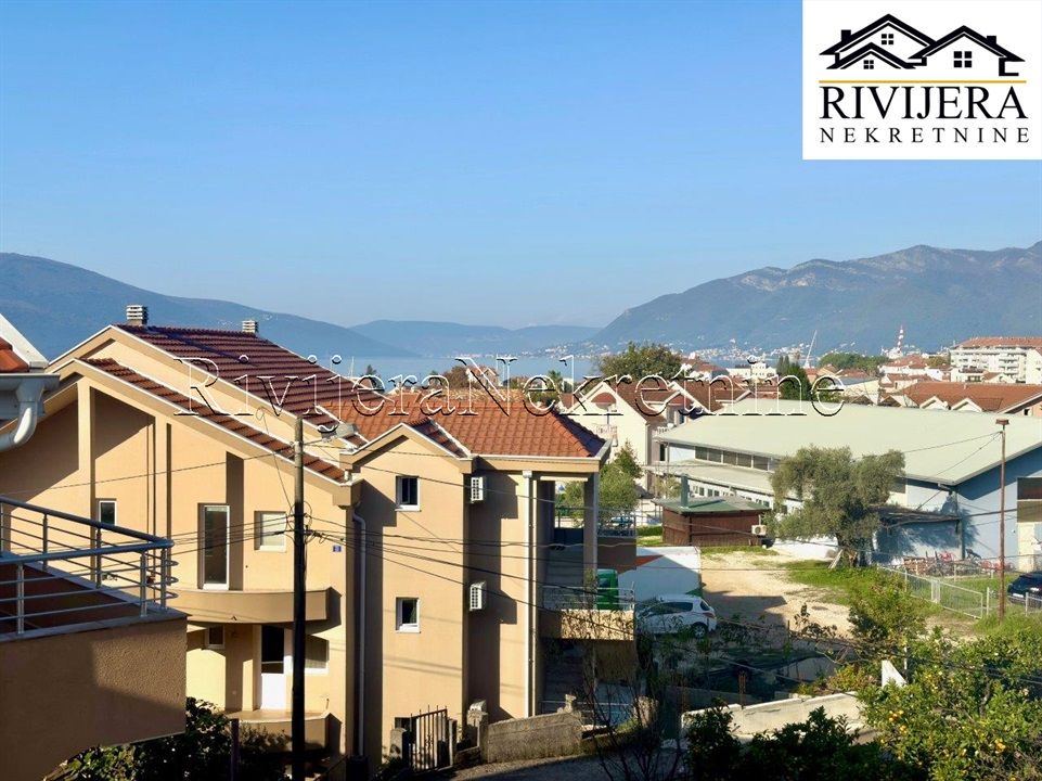 Дом в Тивате, Черногория, 370 м² - фото 3