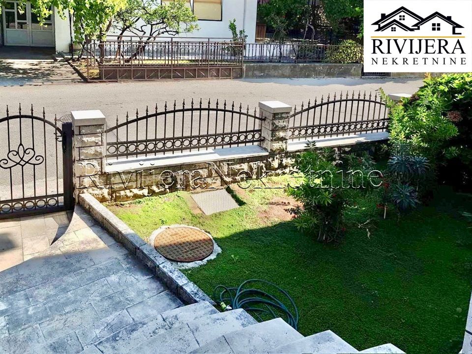 Дом в Тивате, Черногория, 310 м² - фото 2