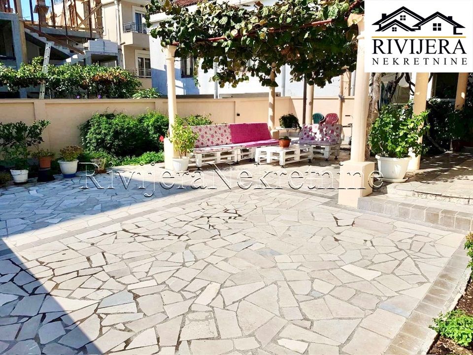 Дом в Тивате, Черногория, 310 м² - фото 9