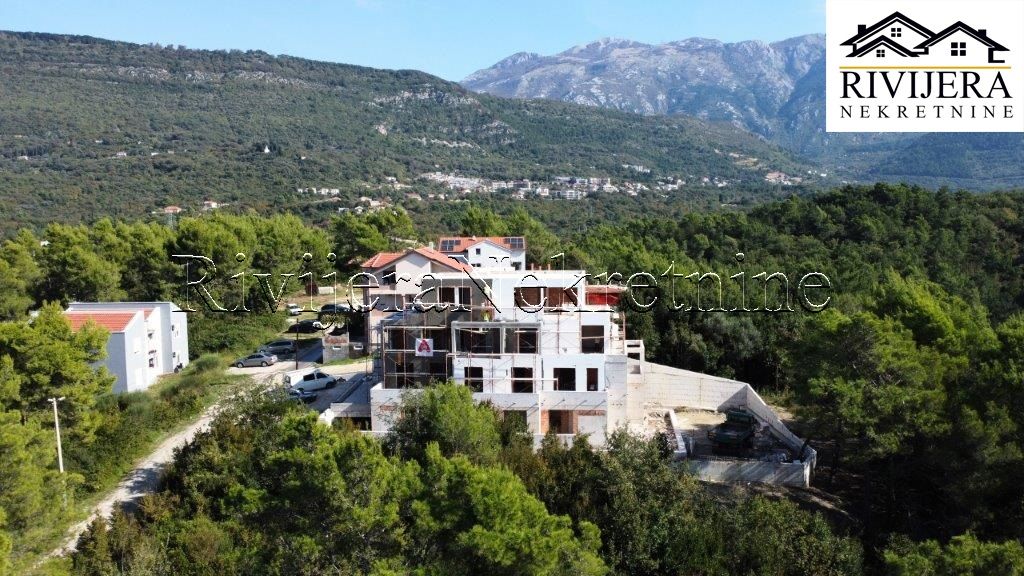 Квартира в Тивате, Черногория, 90 м² - фото 2