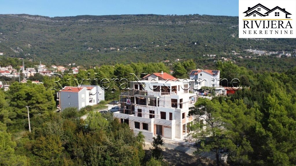 Квартира в Тивате, Черногория, 90 м² - фото 3