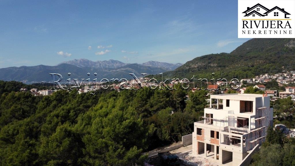 Квартира в Тивате, Черногория, 90 м² - фото 4