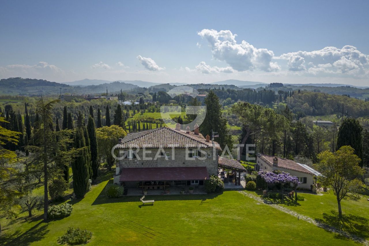 Дом в Кьюси, Италия, 370.9 м² - фото 2