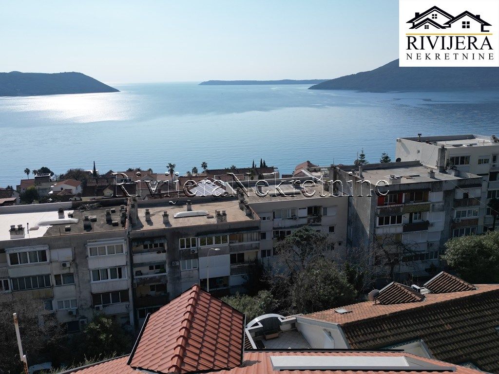 Дом в Херцег-Нови, Черногория, 330 м² - фото 4