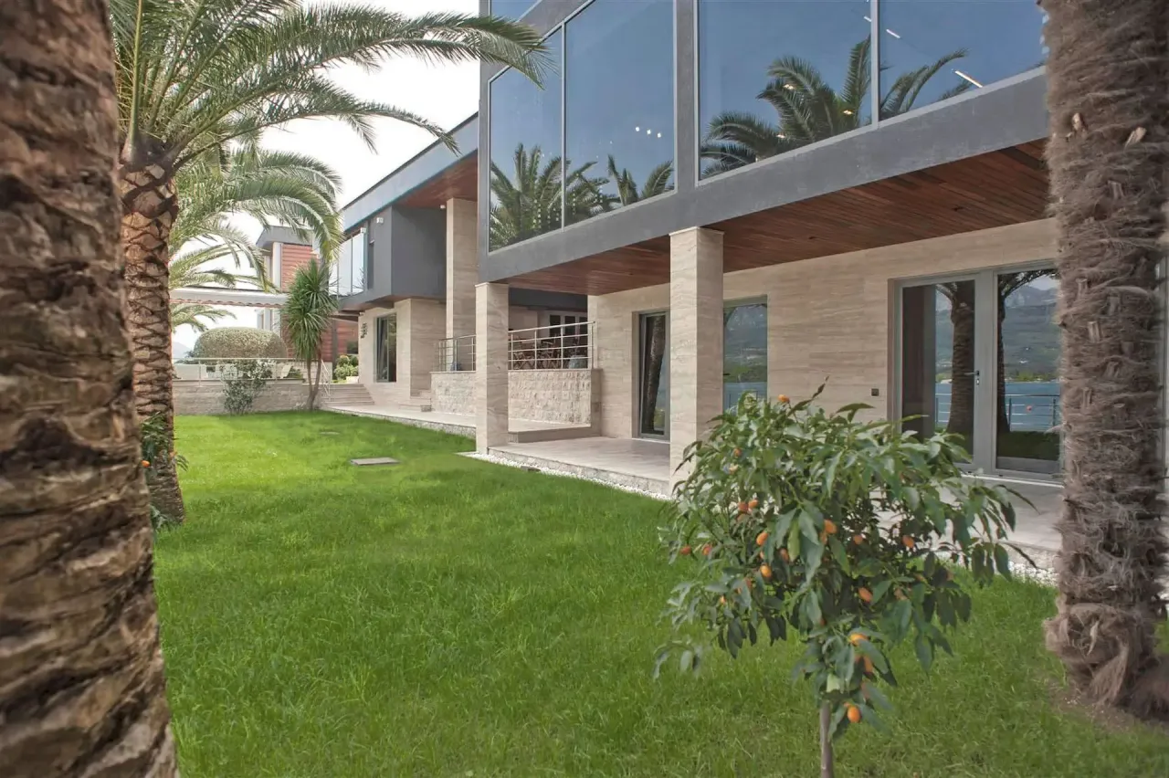 Вилла в Тивате, Черногория, 1 200 м² - фото 6