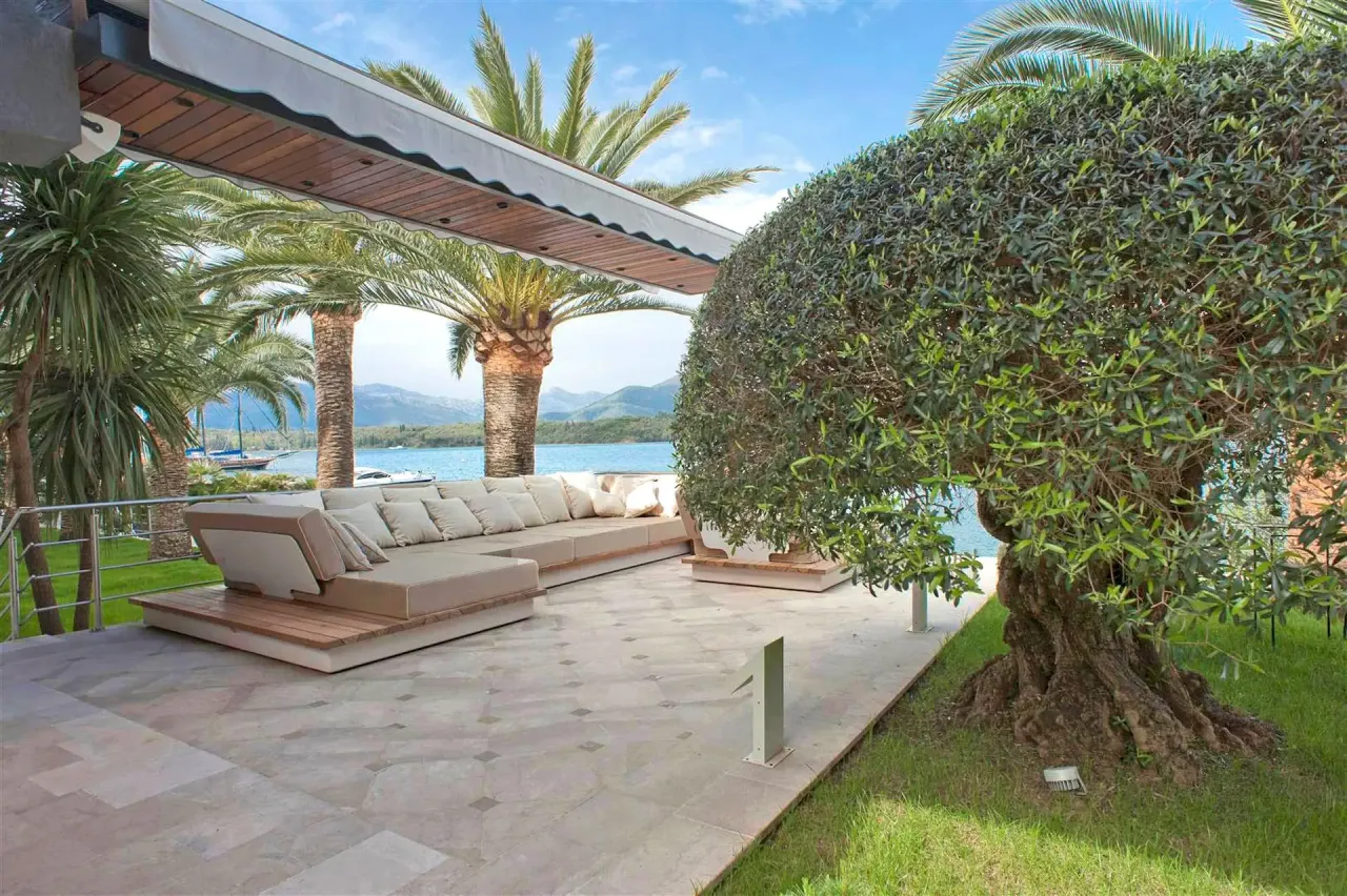 Вилла в Тивате, Черногория, 1 200 м² - фото 4