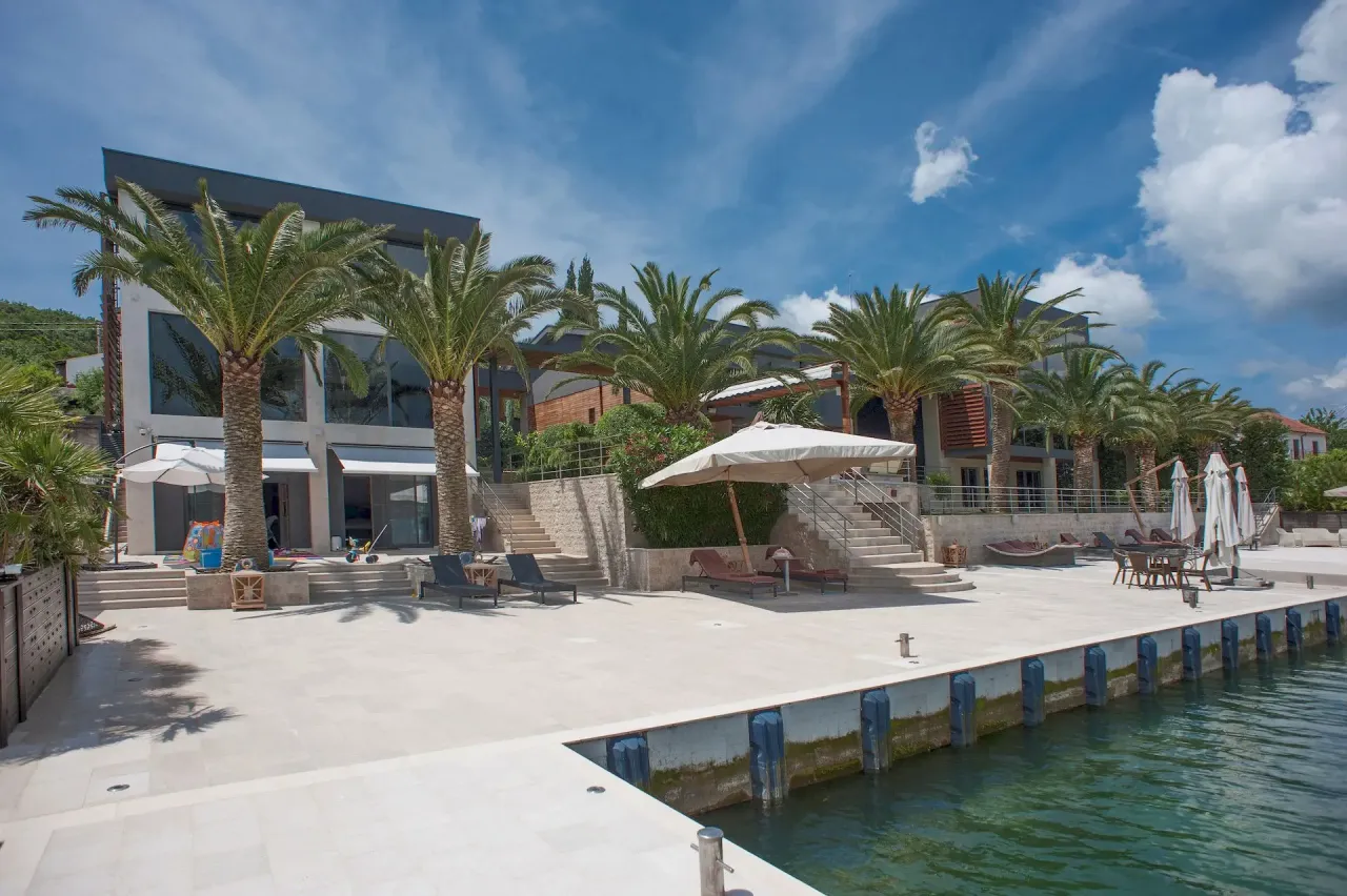 Вилла в Тивате, Черногория, 1 200 м² - фото 9