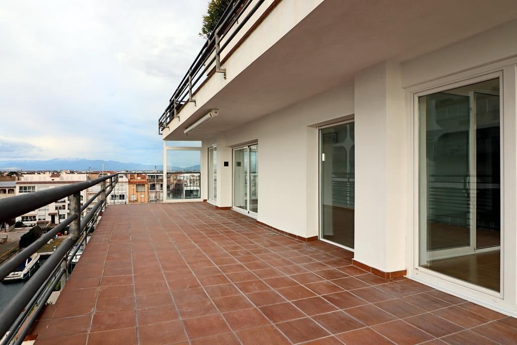 Квартира на Коста-Брава, Испания - фото 13