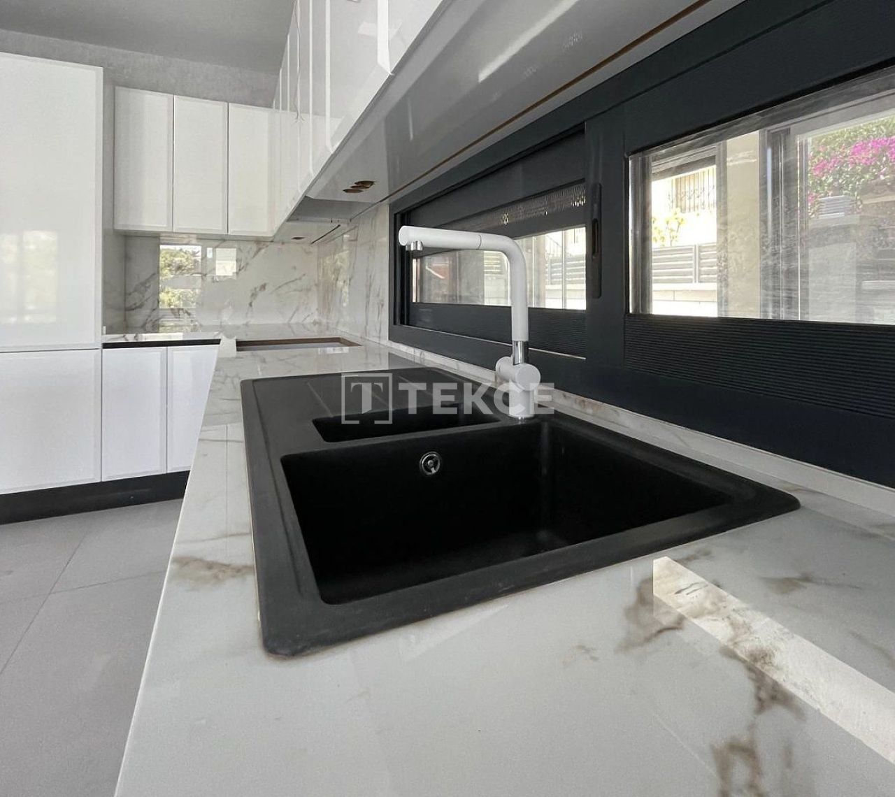 Вилла в Чешме, Турция, 250 м² - фото 15