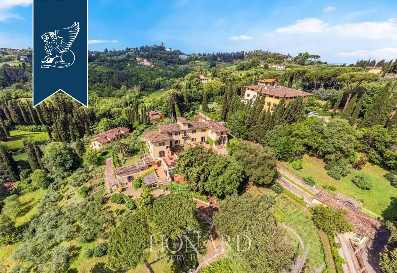 Вилла во Флоренции, Италия, 1 200 м² - фото 2