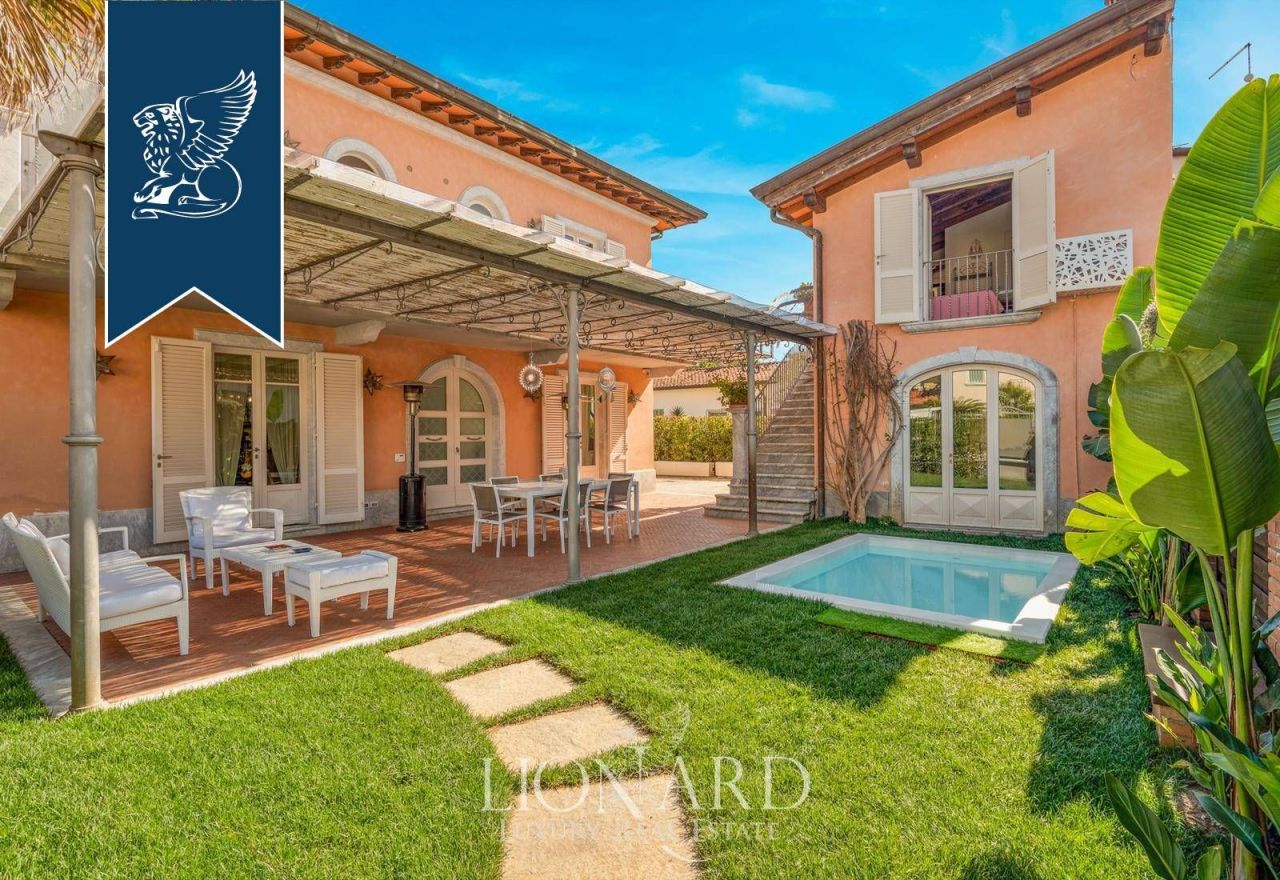 Вилла в Форте деи Марми, Италия, 550 м² - фото 2