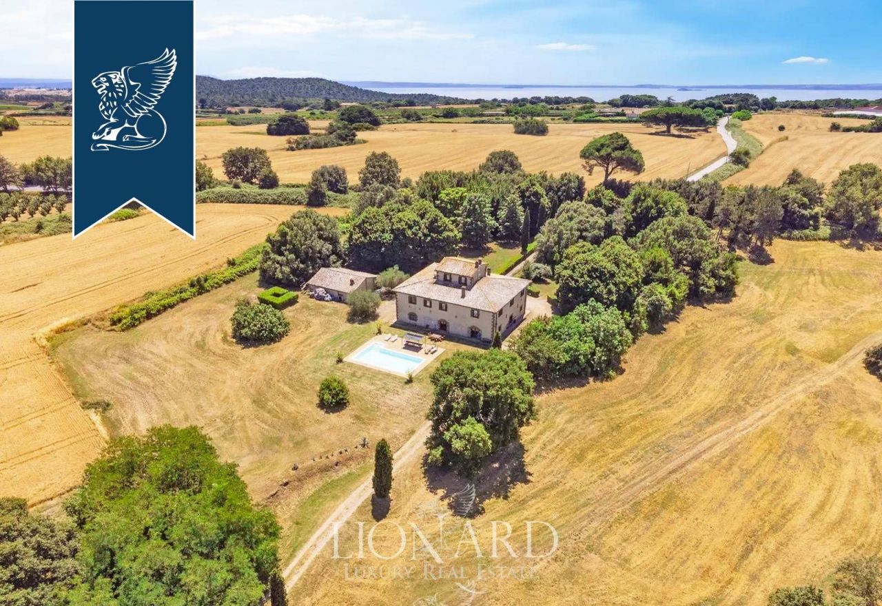 Ферма в Витербо, Италия, 1 800 м² - фото 2