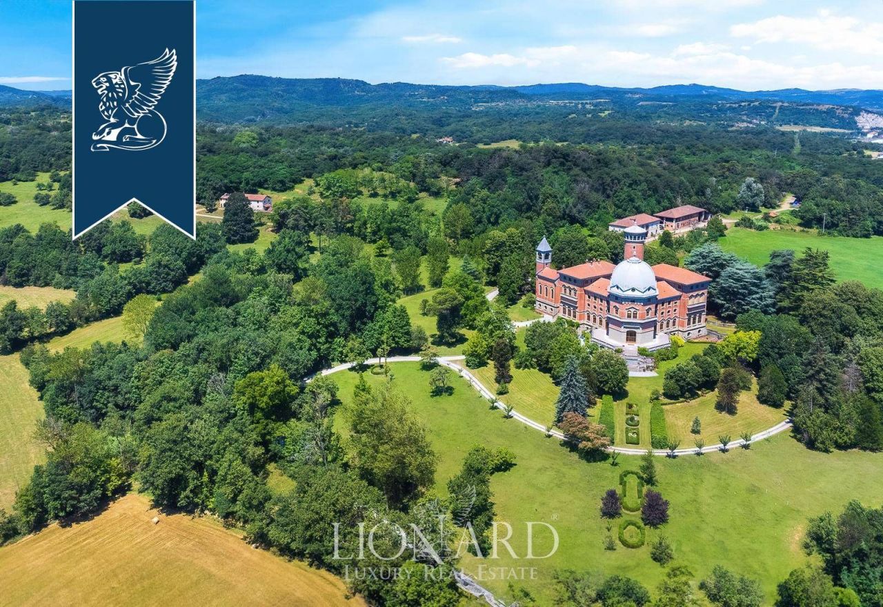 Замок в Савоне, Италия, 5 300 м² - фото 3