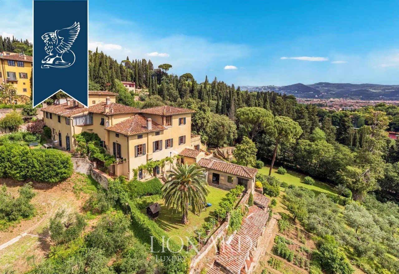 Вилла во Флоренции, Италия, 1 200 м² - фото 4