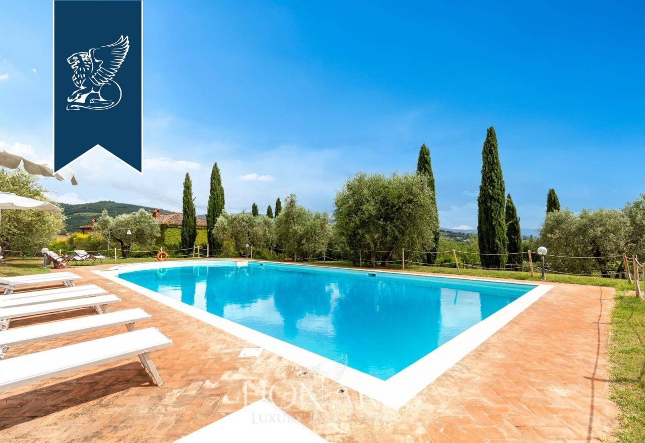 Вилла в Ареццо, Италия, 1 200 м² - фото 4