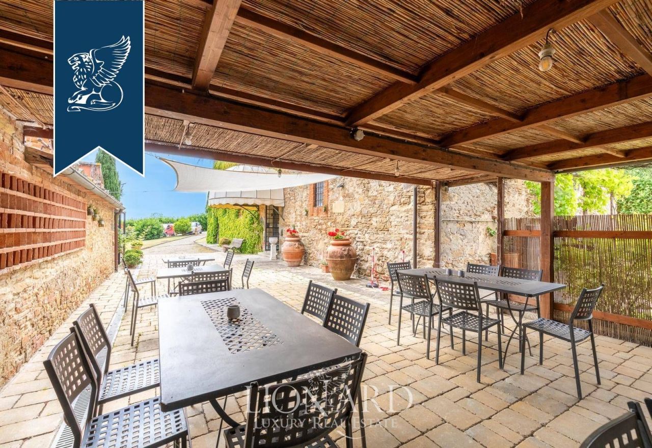 Вилла в Ареццо, Италия, 1 200 м² - фото 6