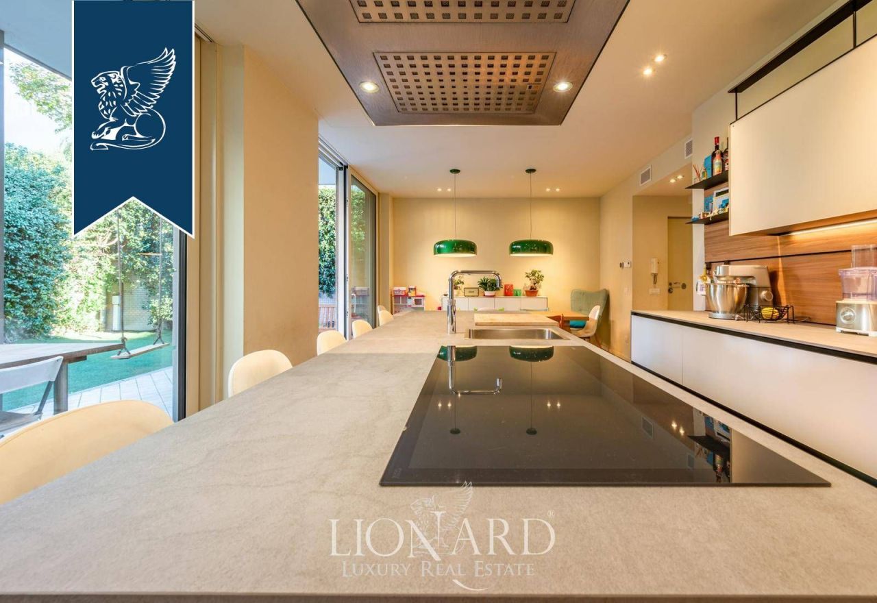 Вилла в Милане, Италия, 265 м² - фото 6