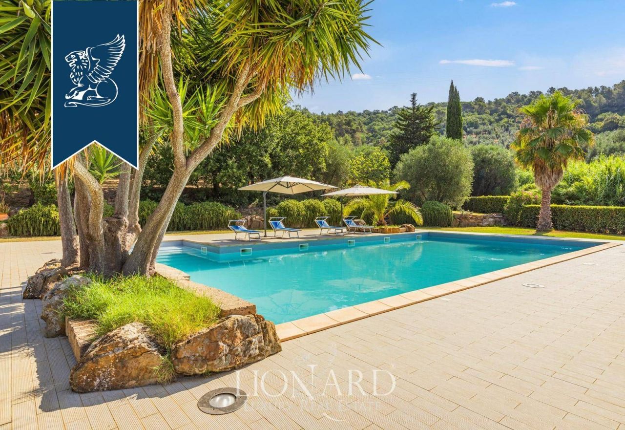 Вилла в Суверето, Италия, 500 м² - фото 7