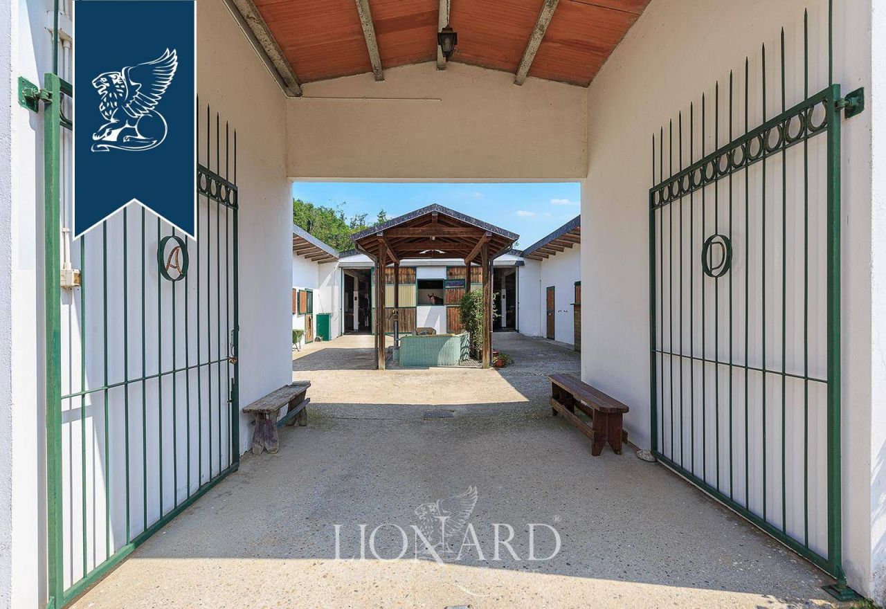 Ферма в Борго-Тичино, Италия, 800 м² - фото 8