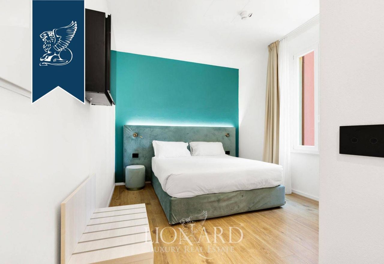 Отель, гостиница в Розиньяно Мариттимо, Италия, 671 м² - фото 11