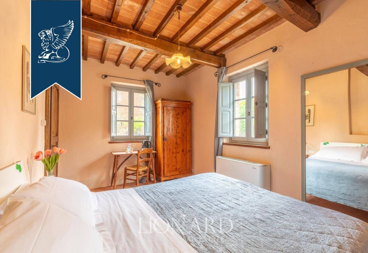 Вилла в Ареццо, Италия, 1 200 м² - фото 16