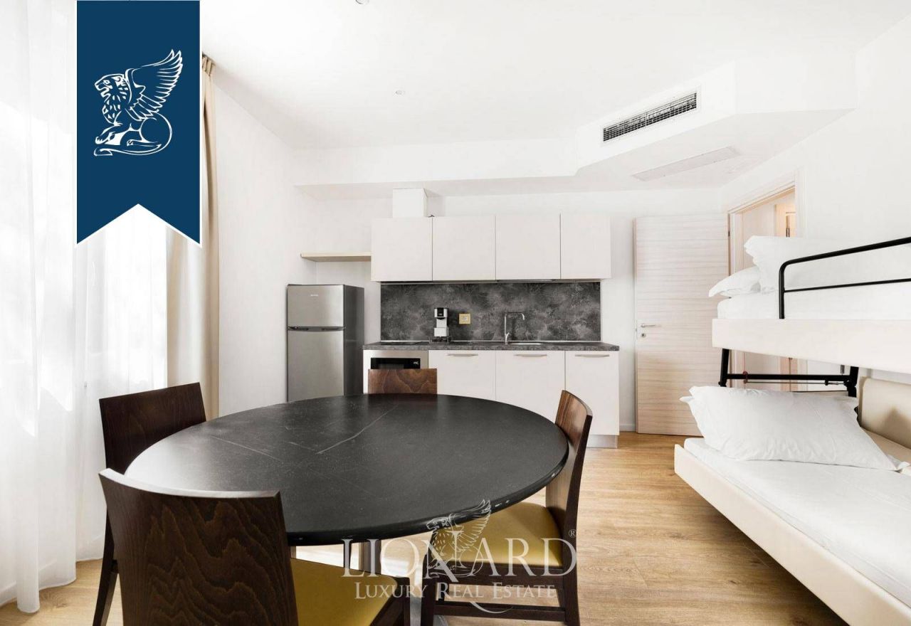 Отель, гостиница в Розиньяно Мариттимо, Италия, 671 м² - фото 17