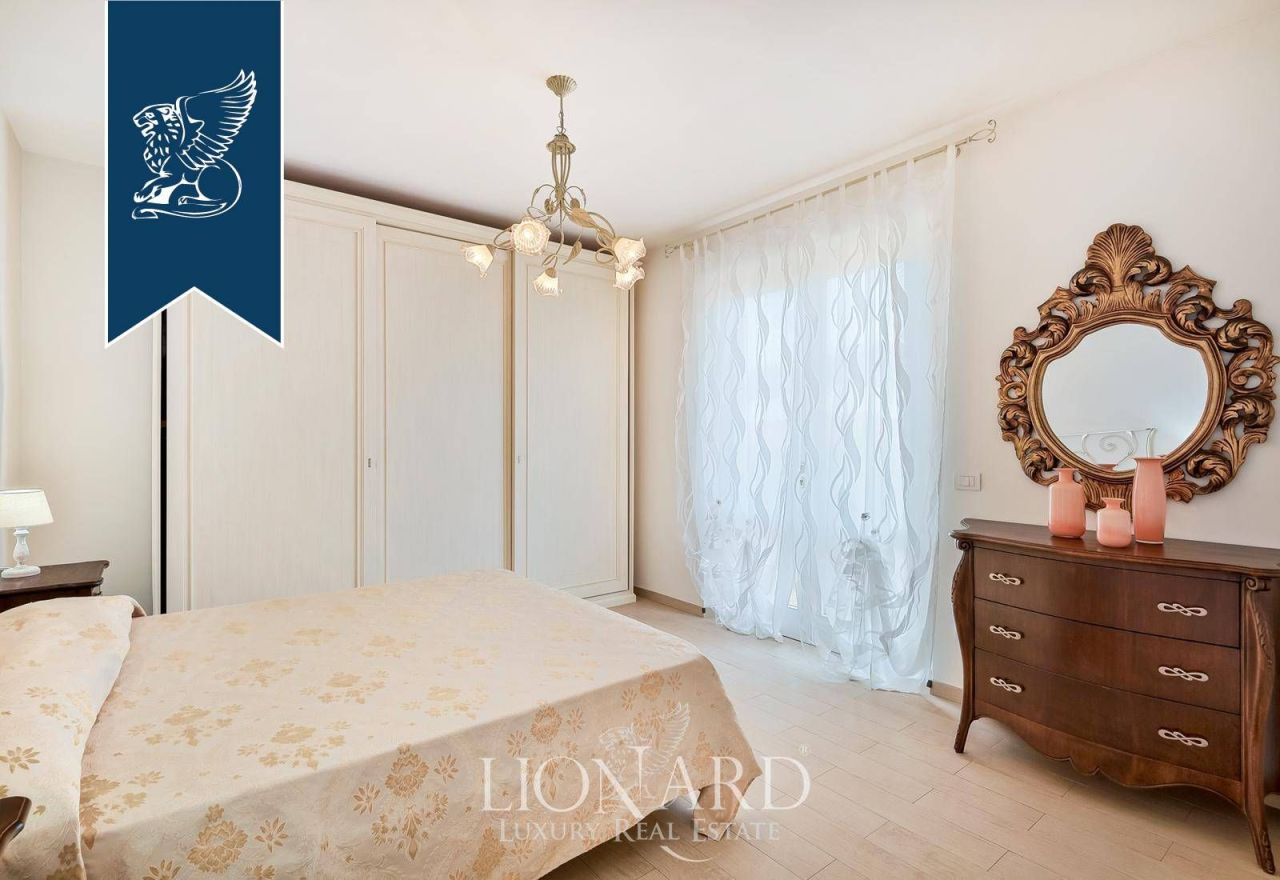 Вилла в Пьетрасанте, Италия, 298 м² - фото 18