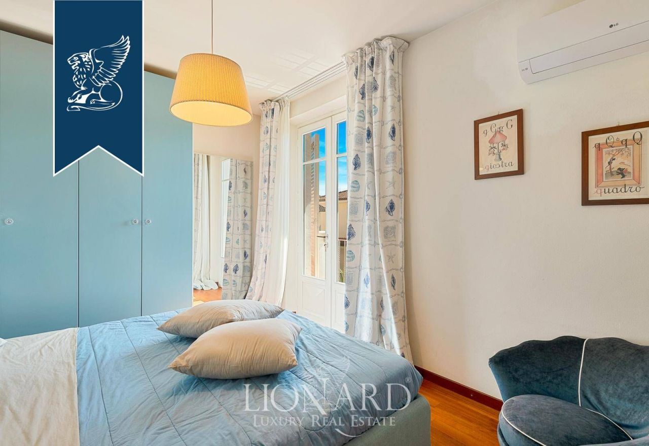 Вилла в Форте деи Марми, Италия, 550 м² - фото 19