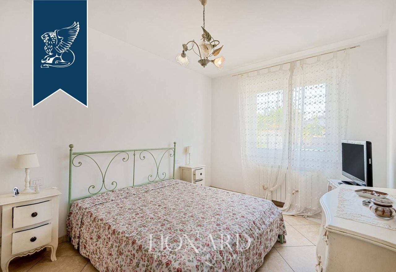 Вилла в Пьетрасанте, Италия, 298 м² - фото 19