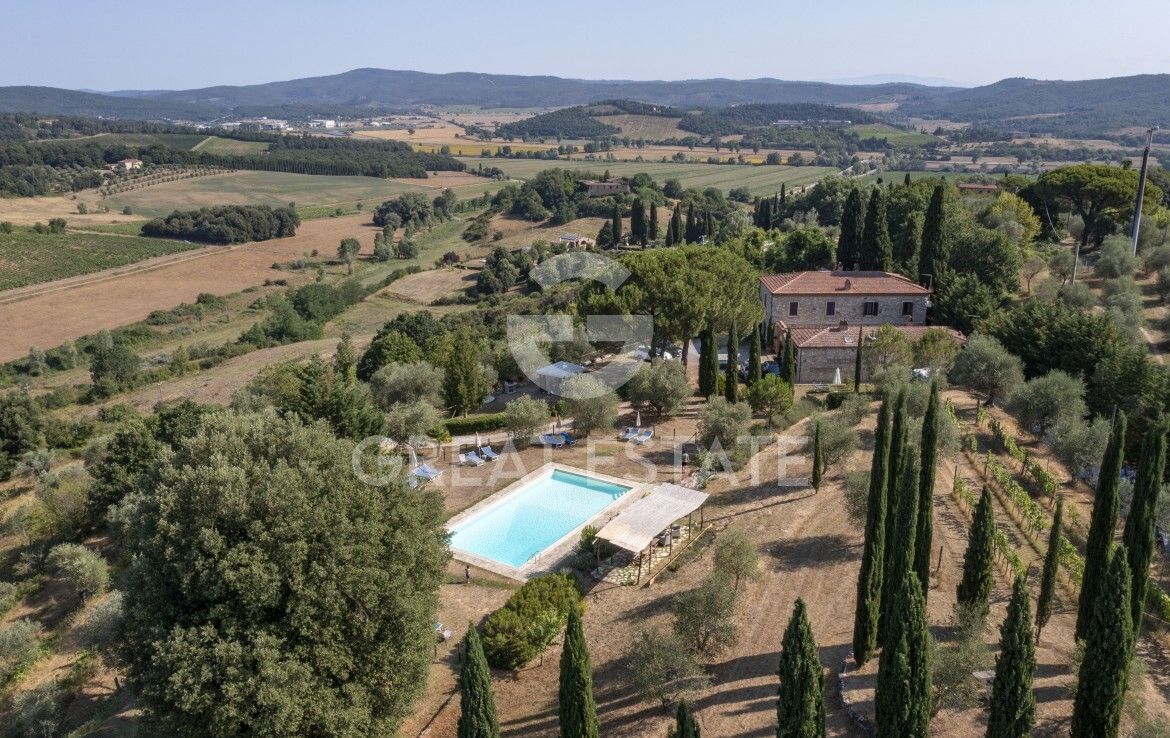 Дом Rapolano Terme, Италия, 464 м² - фото 2