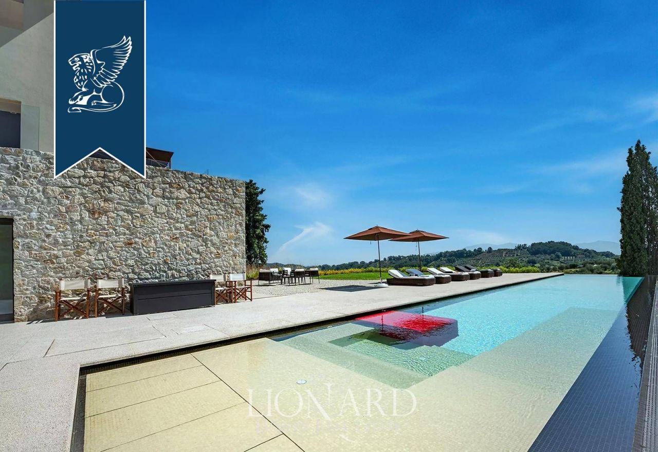 Вилла в Капаннори, Италия, 550 м² - фото 2