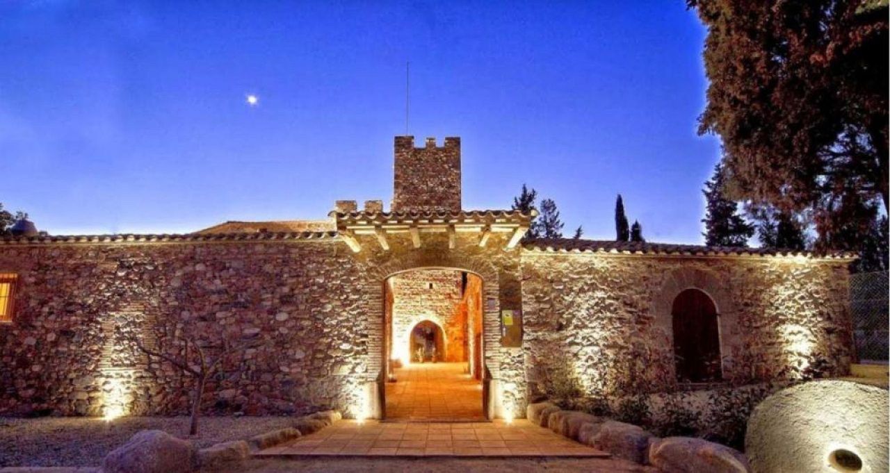 Коммерческая недвижимость в Ла-Гарриге, Испания, 5 615 м² - фото 2