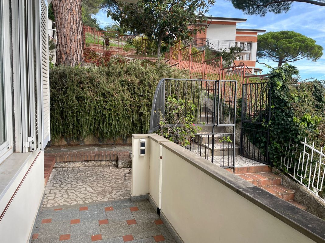 Дом в Лоано, Италия, 365 м² - фото 2